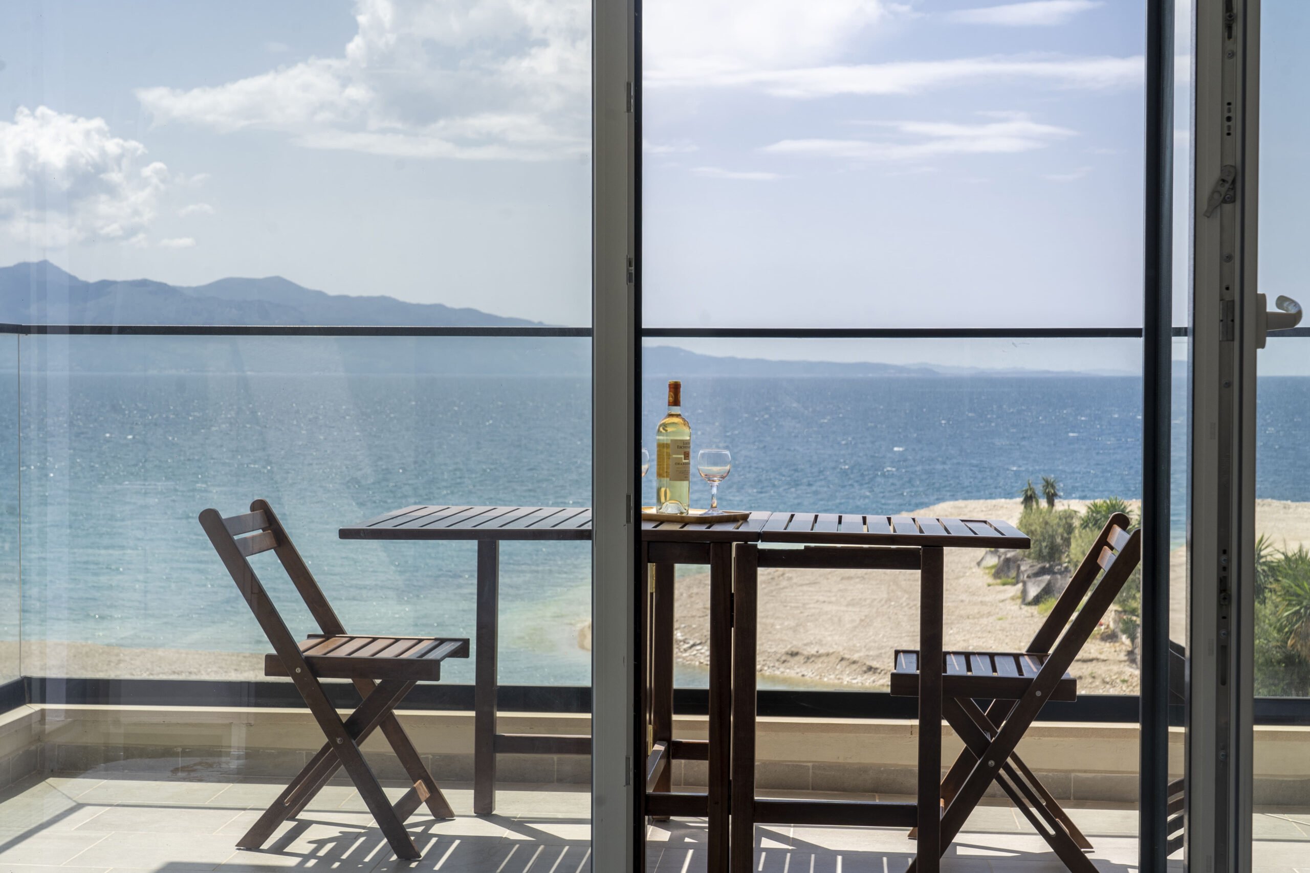 Stunning luxury beachfront apartment for rent in Saranda, albania