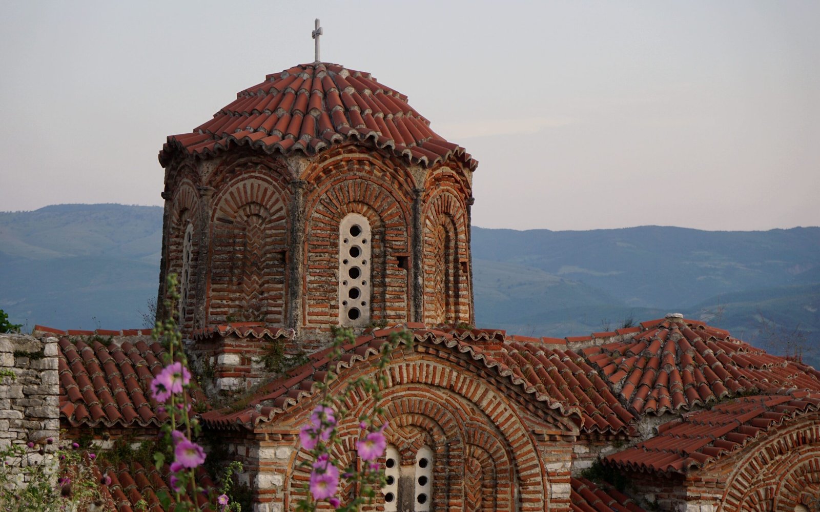 byzantine church architecture in albania