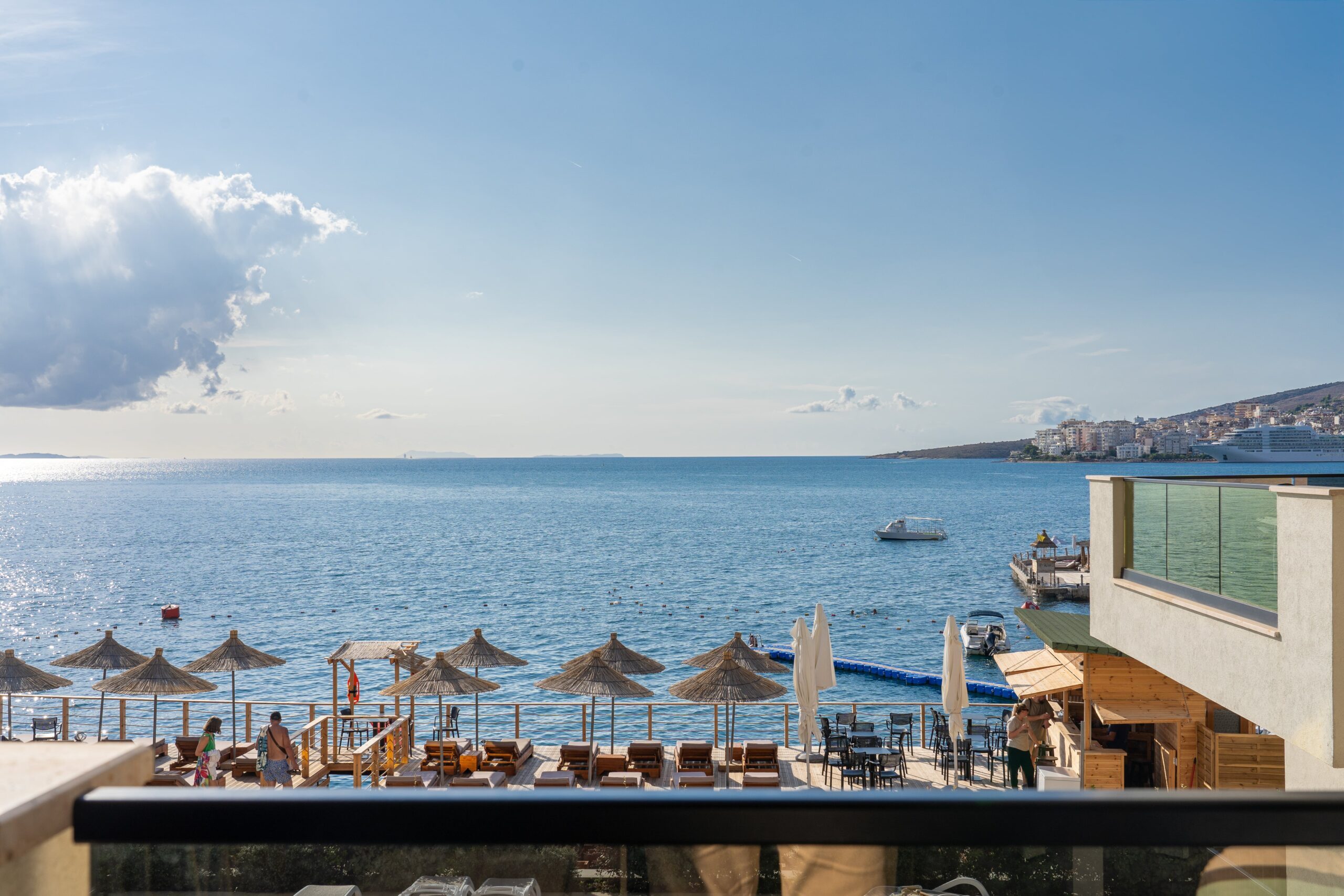 Apartamente me 1 dhomë gjumi në Sarandë për shitje 10 metra nga plazhi
